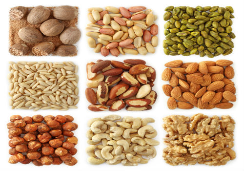 Raw nuts are rich in zinc and magnesium